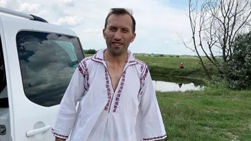 Da, e chiar el! Cum arăta soțul Vulpiței de la Acces Direct, la 20 de ani. „Vedeta” Antenei 1 purta ochelari și...