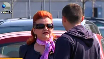 VIDEO De ziua ei, Maria Carneci a flirtat cu un tanar in parcarea unui mall, la doi pasi de sotul ei: Deci vrei perversitati de-astea?