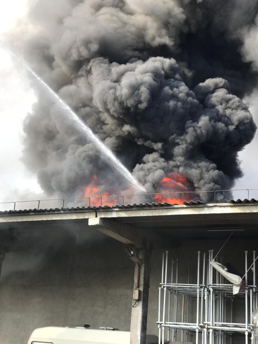 Două incendii de proporții, în Ploiești, în mai puțin de 24 de ore