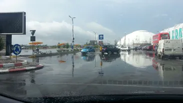 VIDEO Furtuna la malul marii! Imagini inedite filmate in statiunea Mamaia, in urma cu putin timp