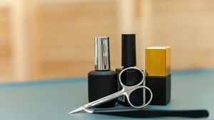 (P) Kit unghii: ce trebuie să conțină pentru o manichiură ca la salon?