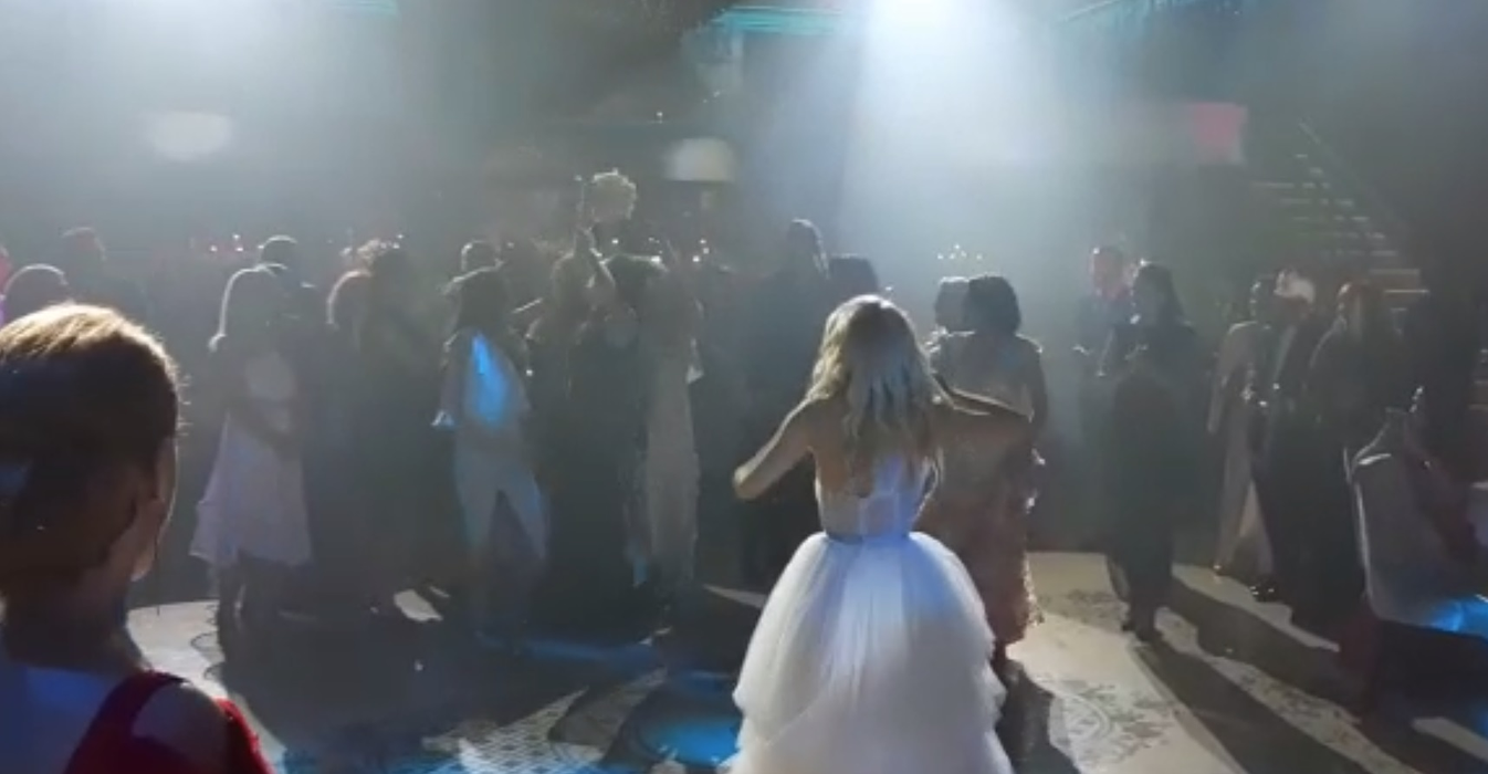 Cine este vedeta care a prins buchetul aruncat de mireasa Andreea Bălan! Urmează încă o nuntă în showbiz!