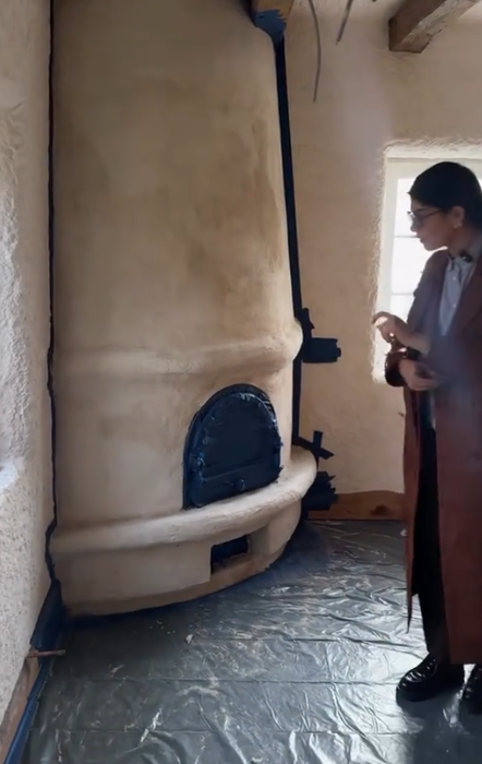 Ileana Sterp și-a cumpărat casă fix lângă mama Geta. Primele imagini cu locuința tradițională