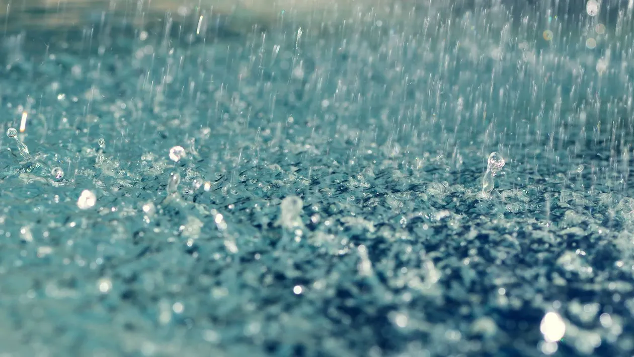 METEO 23 OCTOMBRIE! Început de săptămână cu cod galben şi portocaliu de ploi şi vânt