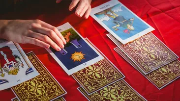 Cartea de tarot a zilei de 13 decembrie 2025. Mesajul unic transmis de Univers astăzi