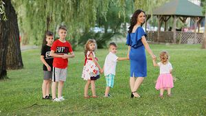 Raluca, ex-Angeles, prima apariție la TV alături de cei 5 copii! “Nu obișnuiesc să...”