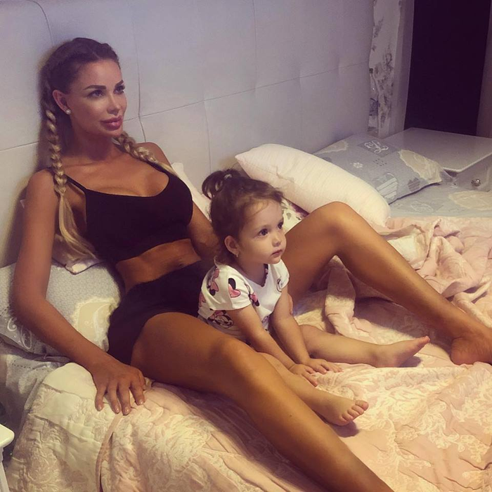 Bianca Drăgușanu, sexy și provocatoare în camera de hotel! Imaginea din care încins Internetul