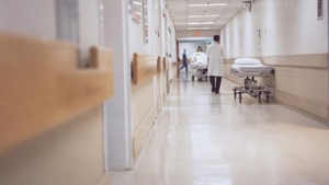 Alertă la Braşov: 10 persoane sunt internate, iar alte 135 au fost consultate, după ce un tânăr a murit de meningită