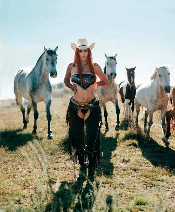 Operațiile estetice au ucis-o! Modelul de 30 de ani, care era un influencer cunoscut în rândul tinerilor, a sfârșit tragic după o vizită la estetician