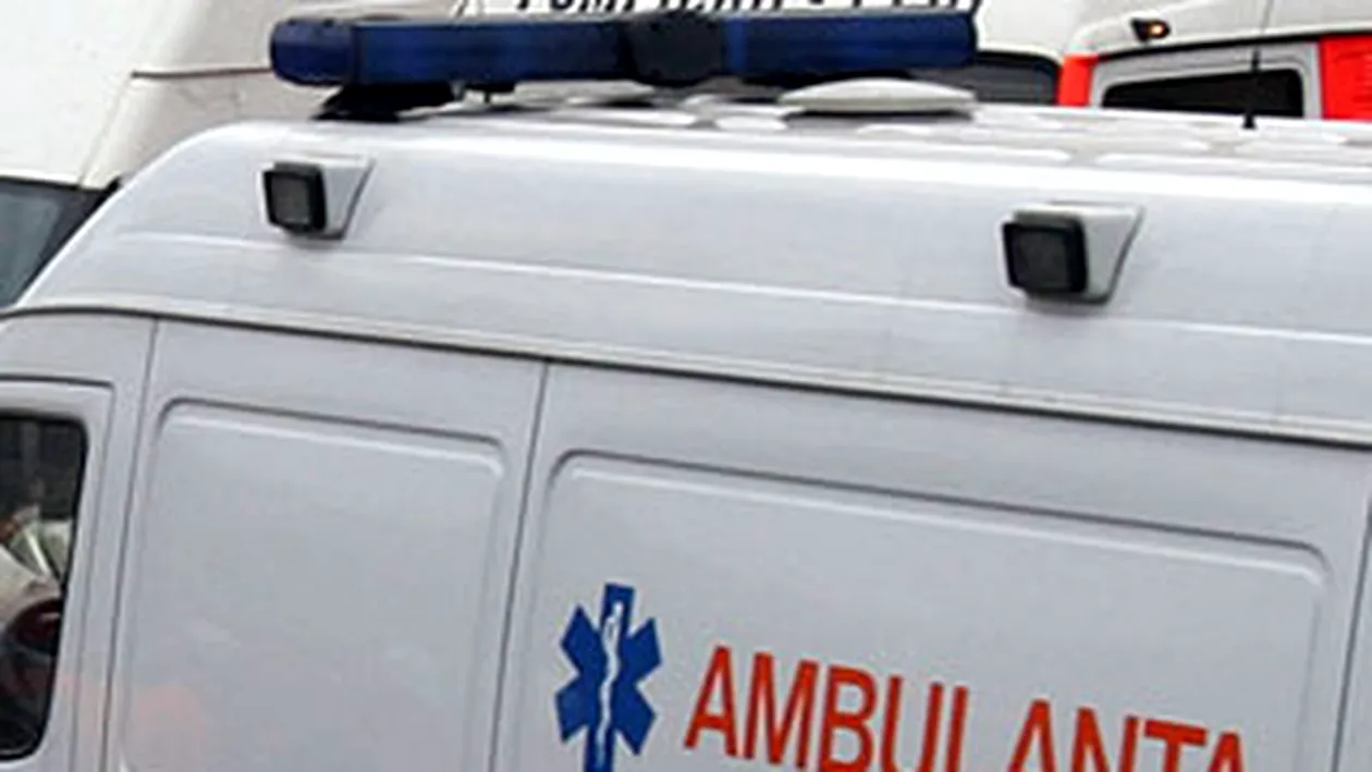 VIDEO Un barbat aflat sub influenta bauturilor alcoolice a scapat cu viata dupa ce a cazut 10 metri