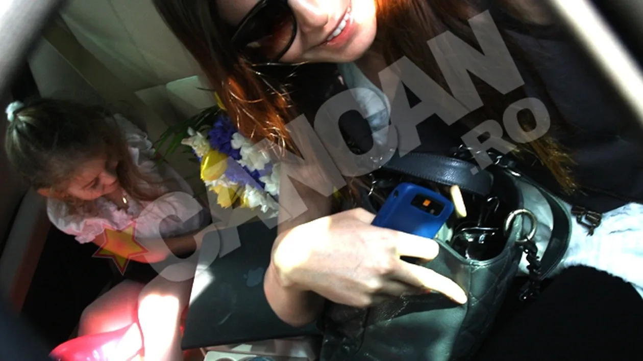 EXCLUSIV Monica Columbeanu s-a intors in tara! A fost asteptata de Irina la aeroport