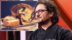 Rețeta de cozonac super-pufos a lui  Florin Dumitrescu. Ingredientul-minune folosit de celebrul chef