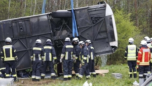 Ultima ora! Un autocar romanesc s-a rasturnat in Germania. Sunt peste 10 raniti, printre care si copii