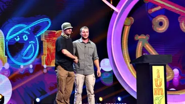 Marian Godină l-a luat la mișto pe Cheloo, pe scena de la iUmor: ”Niciunul dintre noi nu-i azi în uniforma pe care o merită”