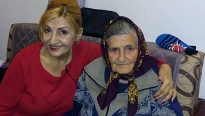 MAMA ILENEI CIUCULETE are probleme de sănătate. Bătrâna nu se simte deloc bine
