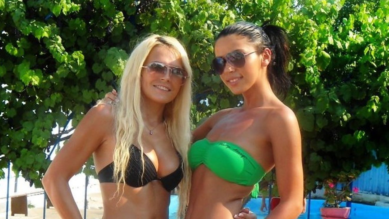 Ingrid ca Ingrid, dar uite ce "buna" e Ramona! Sexy-necunoscuta din Resita, ajunsa faimoasa pe Facebook, are o sora “trasnet”!