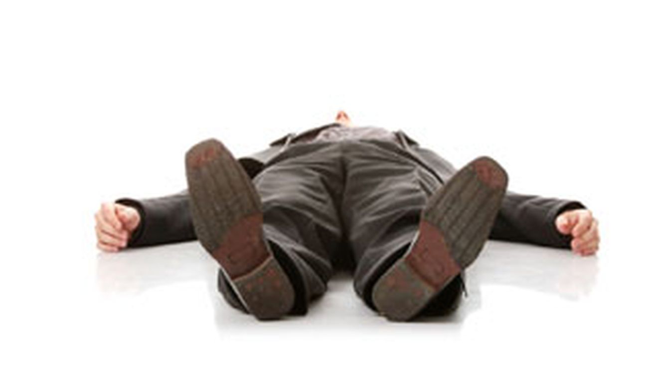 Un tanar a fost ucis in bataie! Ca sa scape, ucigasul a dat cu masina peste cadavru!