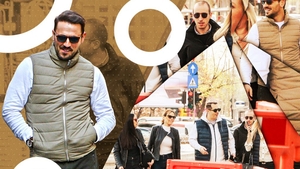 L-am fotografiat pe frumușelul Nikos Vertis, incognito în Centrul Vechi! Era însoțit de…