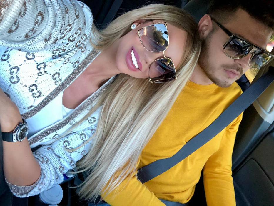 Răzvan Botezatu s-a pozat cu testul de sarcină care a ieșit pozitiv: “Drăgușanca este graviduță!?!”