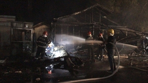 Accident grav în Afumați! O mașină a intrat într-o țeavă de gaz și a provocat un incendiu