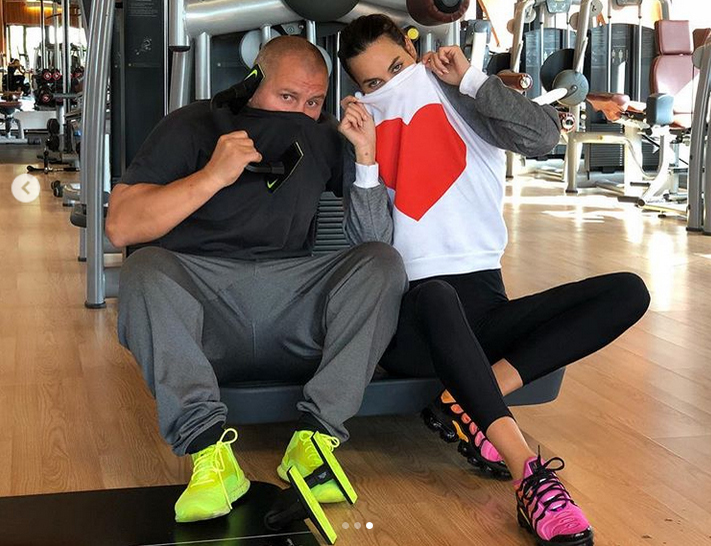 Delia și Alina Pușcău, “terorizate“ de Sasha Calisthenic! Avem imaginile