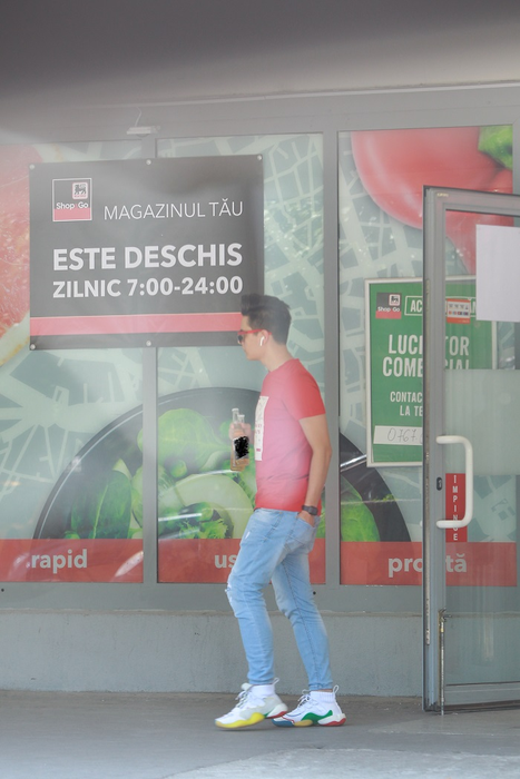 Selly și-a cumpărat două beri din supermarket