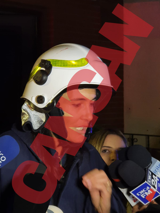 Clotilde Armand, primarul Sectorului 1, a plecat de la incendiu cu tot cu costumul de pompier / Foto: CANCAN.RO