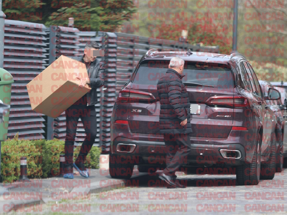 Stere Halep supervizează fiecare pas al muncitorilor (SURSA FOTO: CANCAN.RO)