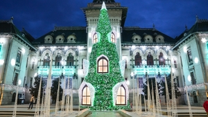 (P) La Craiova, Crăiasa Zăpezii dă startul magiei de sărbători! Târgul de Crăciun de la Craiova îşi deschide porţile vineri, 17 noiembrie 2023