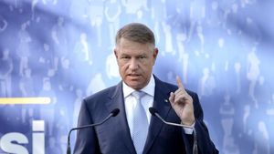 PSD, despre apelul la responsabilitate al președintelui: „Iohannis nu se poate spăla pe mâini de rezultatele guvernului său, de jaful făcut în timp ce românii stăteau în case”