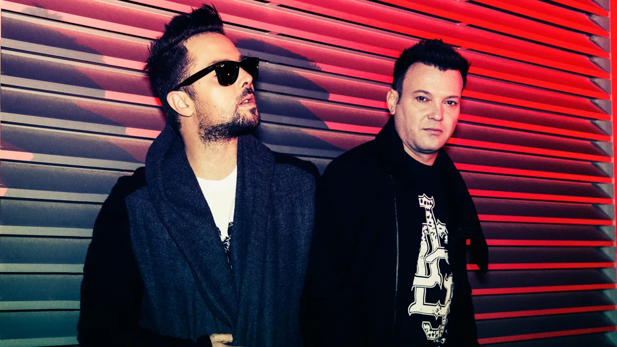 Fly Project şi Axinte, scandal mare pe bani: „Nu suntem în Evul Mediu să te bat!” Artiştii îl dau în judecată pentru o ţeapă de 11.000 de euro