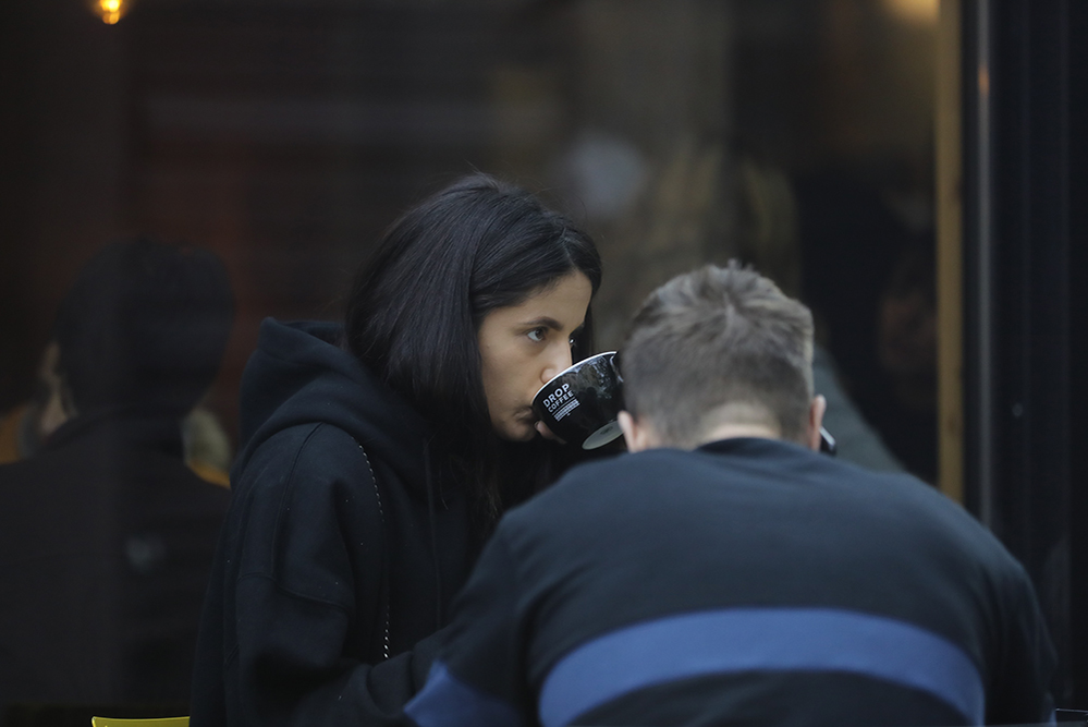 Ioana Grama şi tânărul la cafea