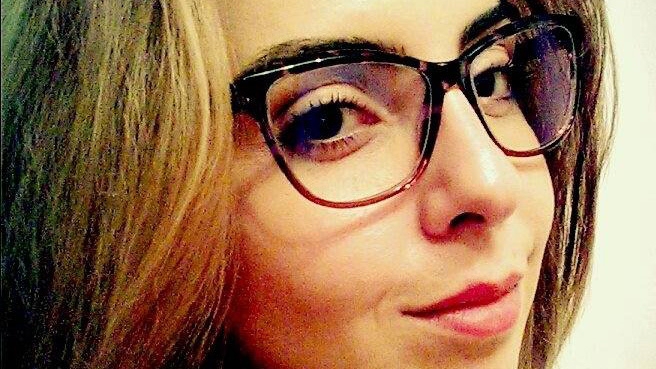 A renunţat la televiziune, iar acum... Fosta ”teveristă” din dosarul ”Prostituate pentru VIP-uri” s-a logodit cu un politician!