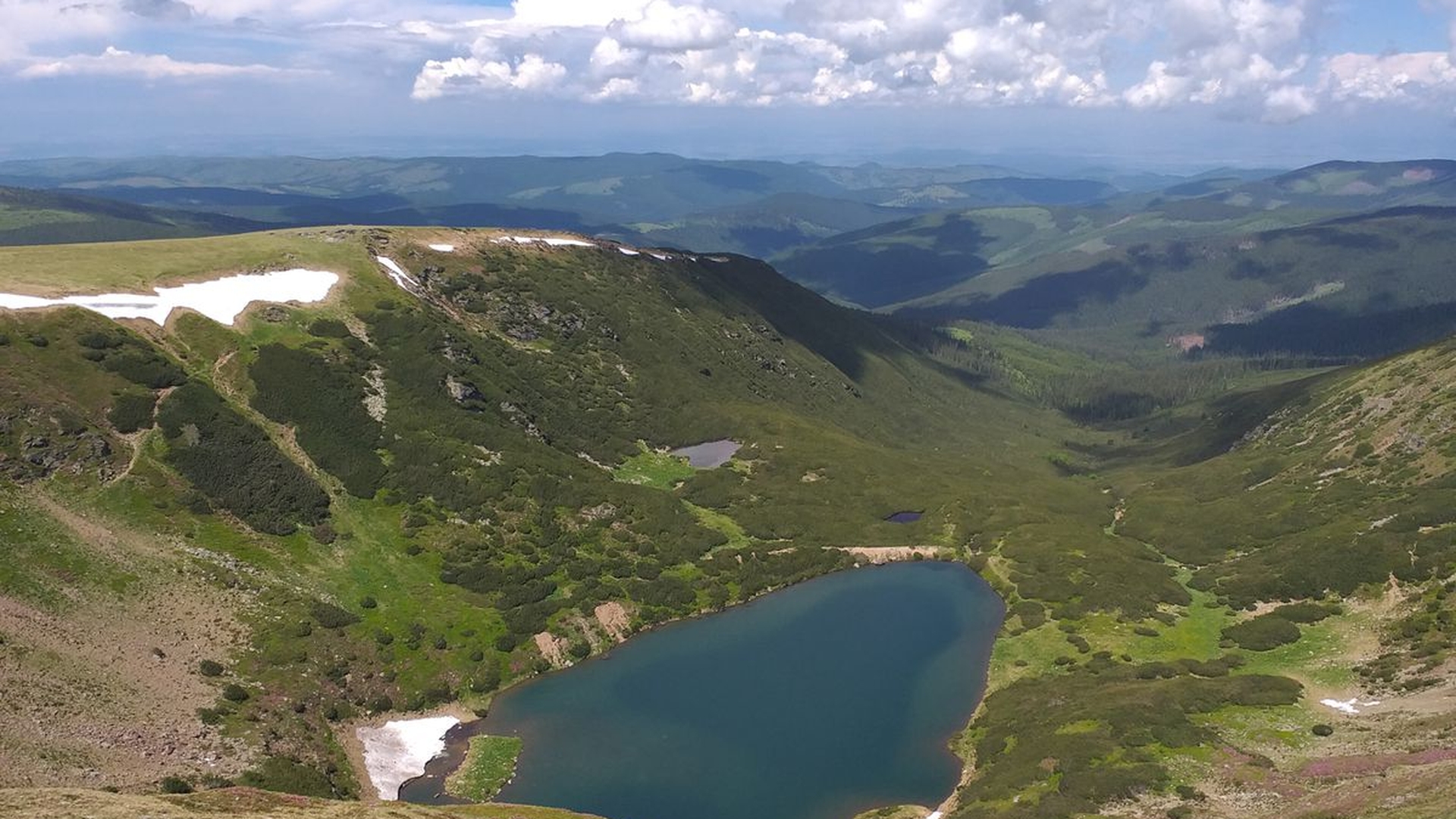 Locul din România care ar ascunde o comoară! Puțini turiști ajung în superba locație unde s-ar afla o adevărată avere