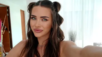 Cum răspunde Iustina Loghin criticilor care îi reproșează ca a mers însărcinată în Dubai? Concurenta Insula iubirii, pusă la zid