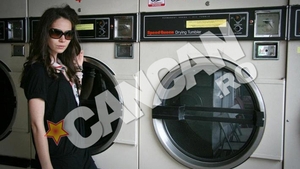 Dovada ca Andreea a trisat in casatoria cu Dj Optick! Uite cum s-a pozat "Casnica" intr-un centru comercial din New York!
