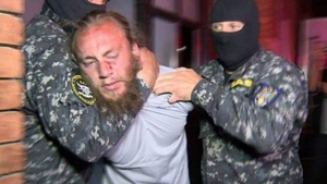A omorât un poliţist cu 40 de lovituri de cuţit, apoi a fost găsit mort în celulă! Mama ucigaşului, dezvăluiri uluitoare: ”Se droga... Nu s-a sinucis, a fost omorât!”