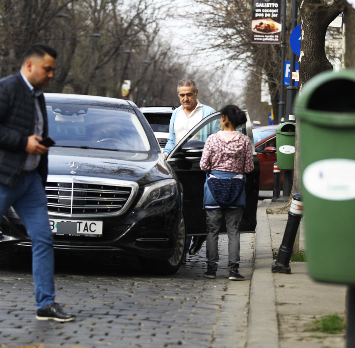 Gigi Becali a blocat două ore stația de autobuz ca să-și bea cafeaua!