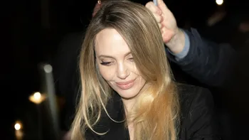 Angelina Jolie revine într-o dramă emoționantă inspirată din propria viață. Când va fi lansat filmul „Couture”