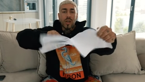 Alex Velea a rupt orice colaborare cu Lino Golden și Mario Fresh. Artistul a povestit totul despre scandalul dintre ei
