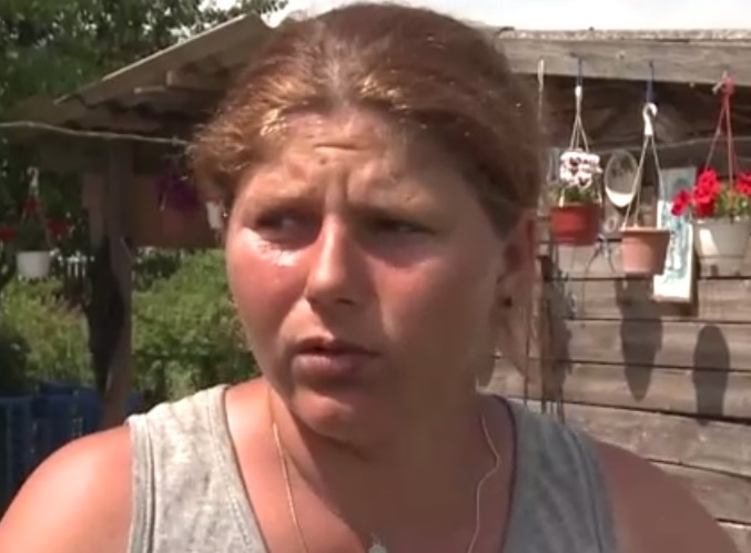 Mama copilului care a fost lovit cu biciul de fostul poliţist de frontieră