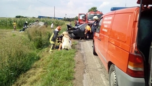 Accident grav în Suceava după ce două mașini s-au ciocnit! Cinci persoane au fost rănite