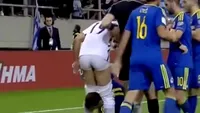 VIDEO. Ups, EROARE! Edin Dzeko şi-a dezbrăcat un adversar în mijlocul terenului de fotbal