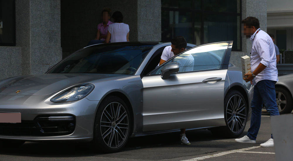 Ginerele lui Traian Băsescu, patronașul Tomată, și-a luat Panamera țiplă de 120.000 €!