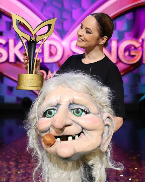 Andreea Marin a câștigat trofeul Masked Singer România (Foto: Instagram)