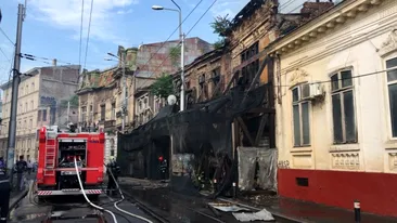 Incendiu în Capitală, la o clădire de pe Calea Moşilor!