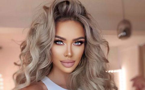 O nouă zi, un alt buchet de trandafiri! Bianca Drăgușanu, răsfățată la maximum de un bărbat misterios