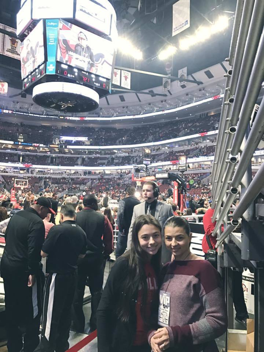 LAURA BRETAN, demonstraţie de talent! A cântat imnul Americii la mechiul echipei Chicago Bulls