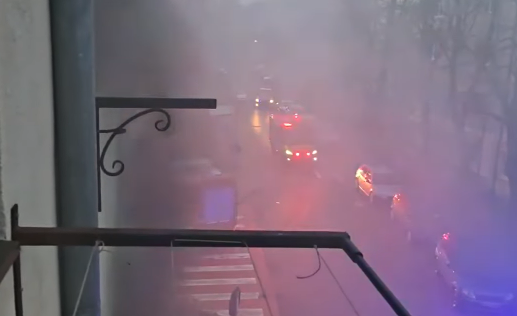 Explozie puternică într-un bloc din Focșani, urmată de incendiu. Informații de ultimă oră/ sursă foto: social media