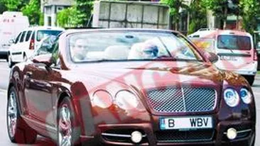 Irinel si Monica isi impart masina decapotabila